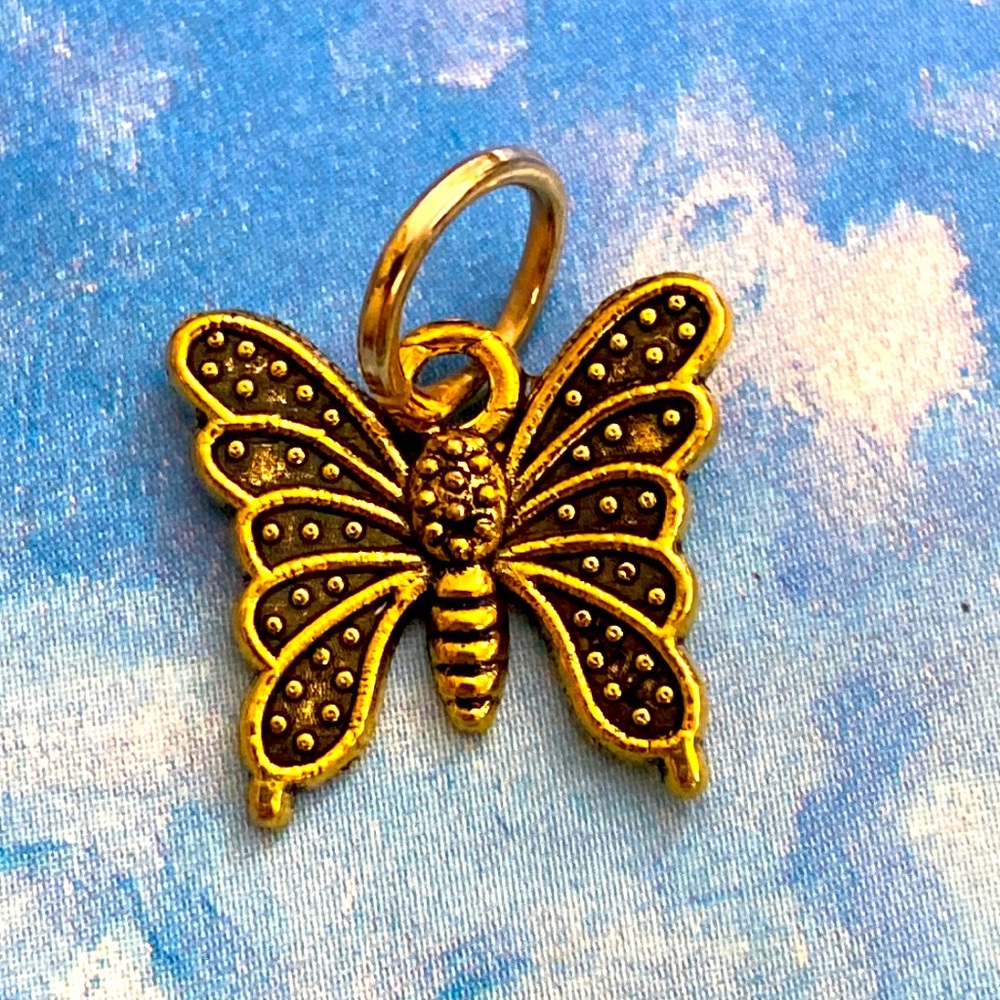 5/$10❤️❤️❤️NEW Brass Butterfly Charm